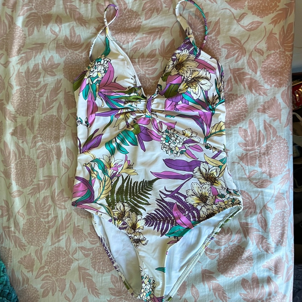 NWT Cupshe Floral One Piece Swimsuit